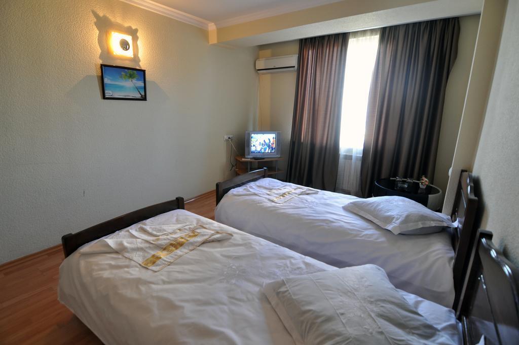 Sun Rise Hotel Tbilisi Quarto foto