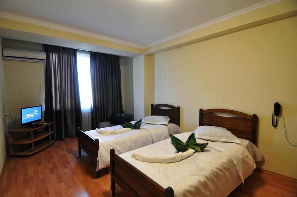 Sun Rise Hotel Tbilisi Quarto foto